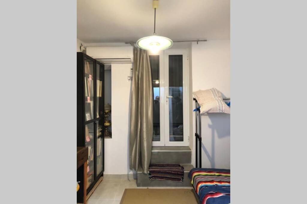 Exarcheia: Independent Ground Floor House. Apartment เอเธนส์ ภายนอก รูปภาพ