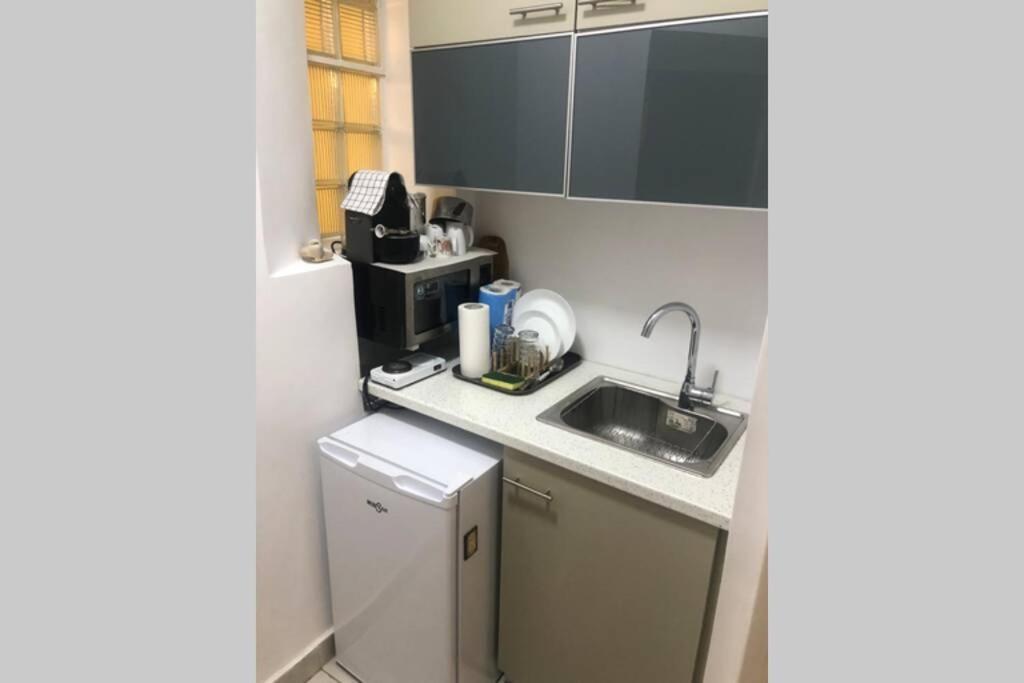Exarcheia: Independent Ground Floor House. Apartment เอเธนส์ ภายนอก รูปภาพ