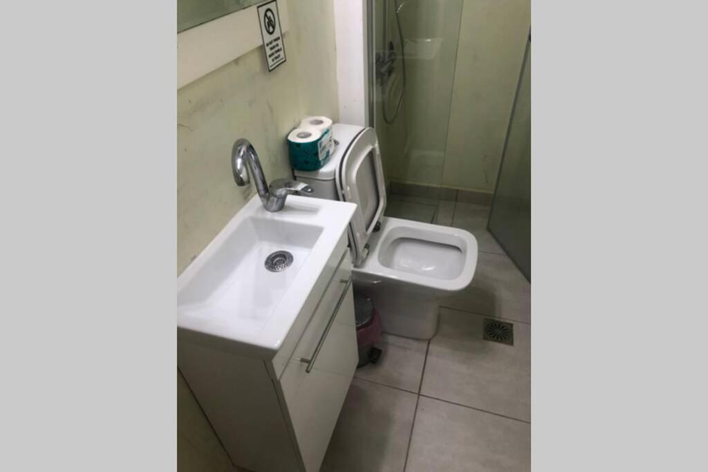 Exarcheia: Independent Ground Floor House. Apartment เอเธนส์ ภายนอก รูปภาพ
