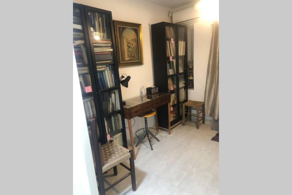 Exarcheia: Independent Ground Floor House. Apartment เอเธนส์ ภายนอก รูปภาพ